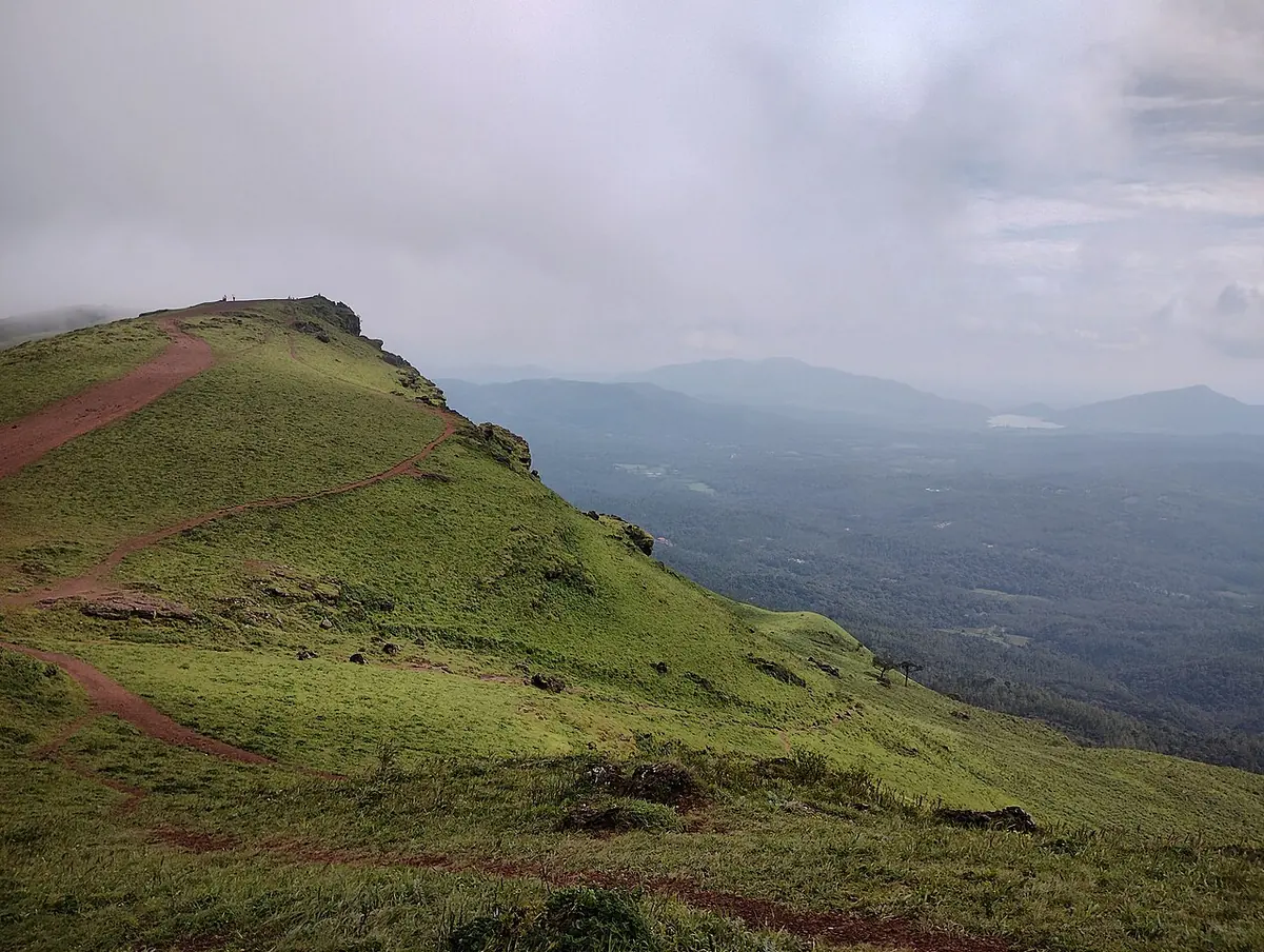 Grass ridge and footpath at Baba Budangiri