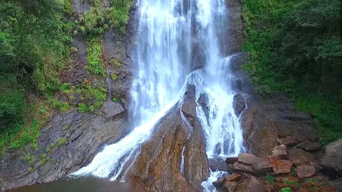 Hebbe Falls and its pool